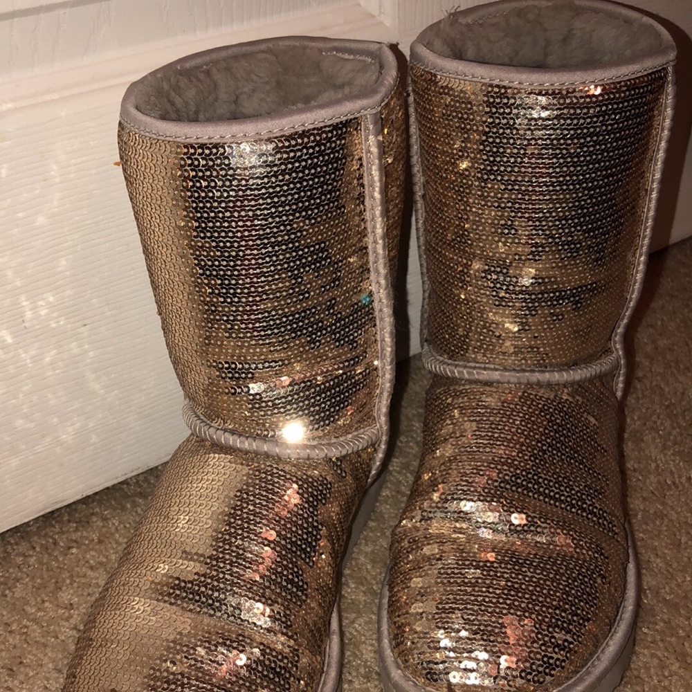UGG Boots Gold - Picture 2 of 4